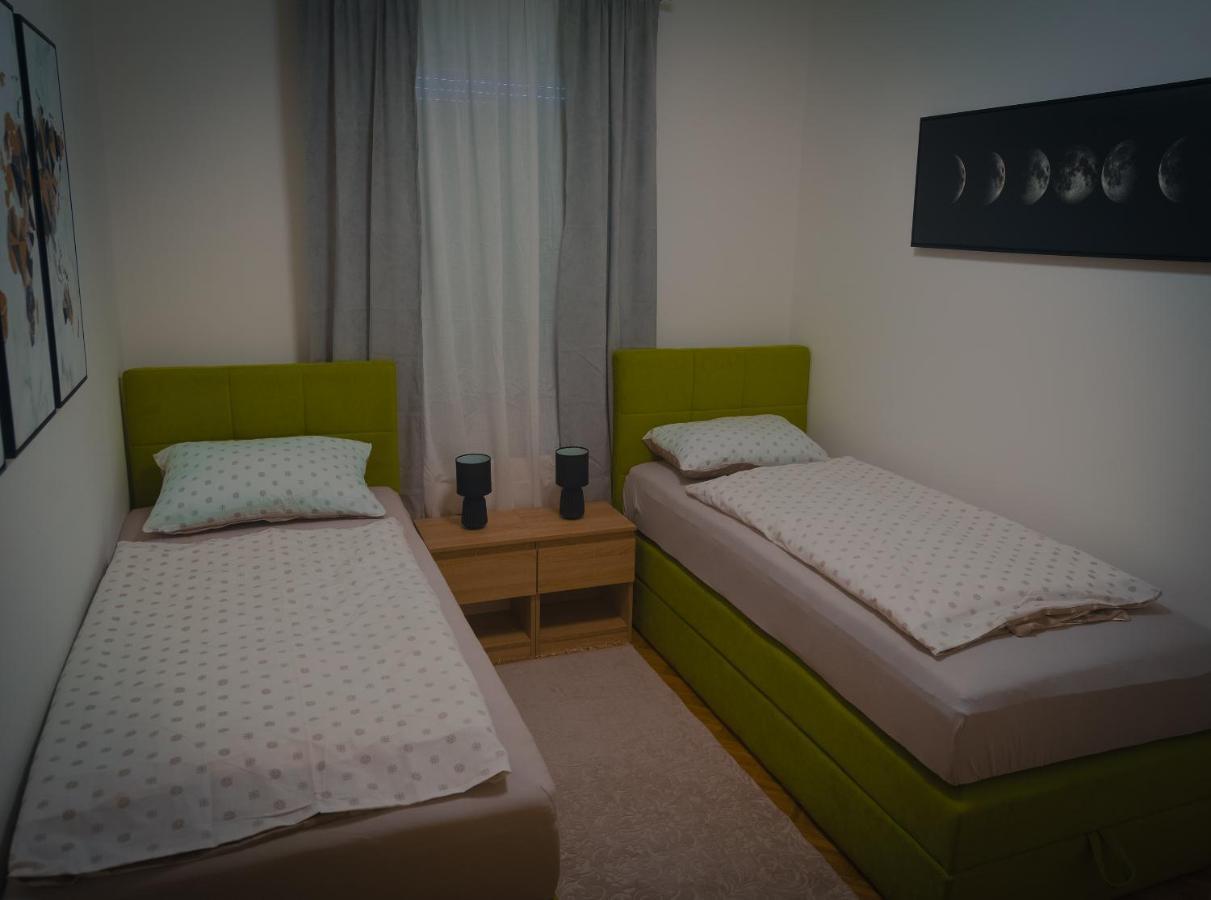 Mila Apartman Leilighet Ðakovo Eksteriør bilde